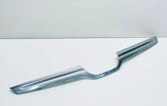 Subaru XV I Front bumper upper radiator grill 91123FJ040