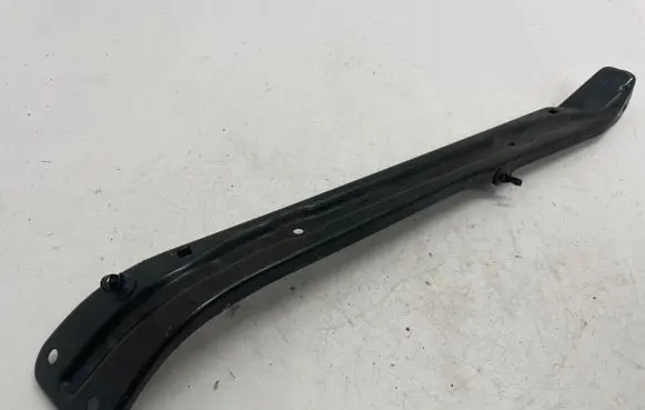 Top upper radiator support slam panel