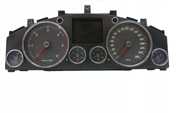 Volkswagen Touareg I Speedometer (instrument cluster) 7L6920881A