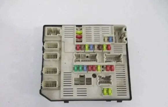 Renault Megane III Fuse module 284B60008RE