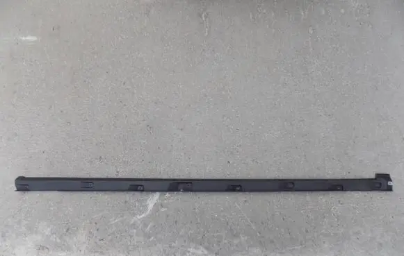 Audi Q4 e-tron Front sill (body part) 89A825212