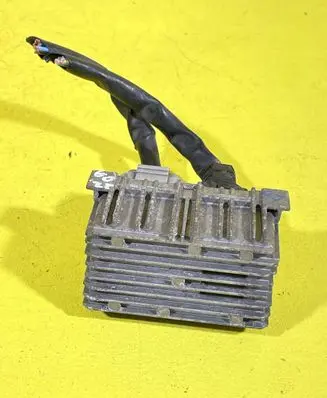 Opel Zafira B Charging relay 162KM