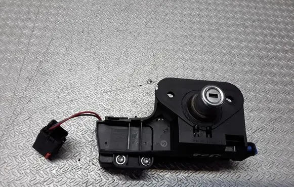 Opel Meriva A Tailgate exterior lock 09183495