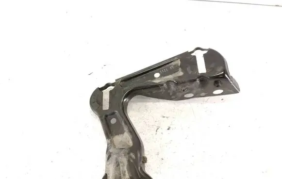 Skoda Octavia Mk2 (1Z) Headlight/headlamp mounting bracket 1Z0805071A