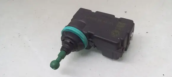 Headlight level adjustment motor