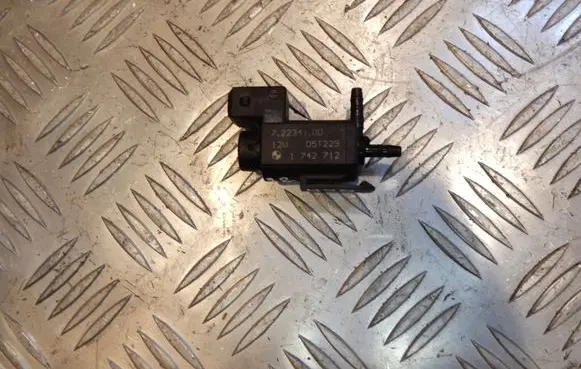 BMW 5 E60 E61 Turbo solenoid valve 1742712 38400