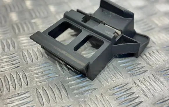 Mercedes-Benz Sprinter W901 W902 W903 W904 Front bumper mounting bracket A9068850263 TN14112
