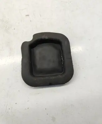 Chrysler Pacifica Fender foam support/seal 68225667A