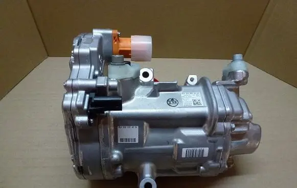 Mercedes-Benz Sprinter W906 Air conditioning (A/C) compressor (pump) 042400-1984-SD