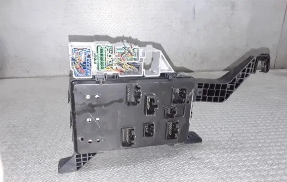Jaguar X-Type Fuse module 1X4314A073AG