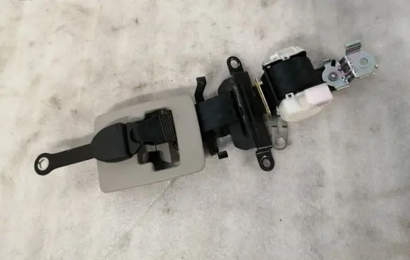 Toyota Corolla Verso AR10 Middle seatbelt (rear) 733500F010C0 731370F010B0