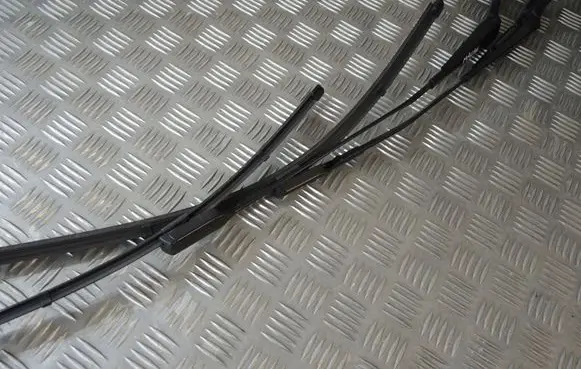 Porsche Macan (95B) Front wiper blade arm 95B955408