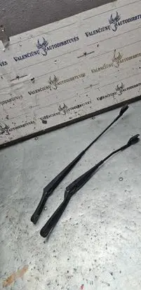 Skoda Superb B6 (3T) Front wiper blade arm 3T1955410A 3T1955409A