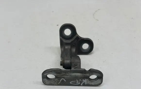Land Rover Discovery 5 Front door upper hinge CPLA228A67AC