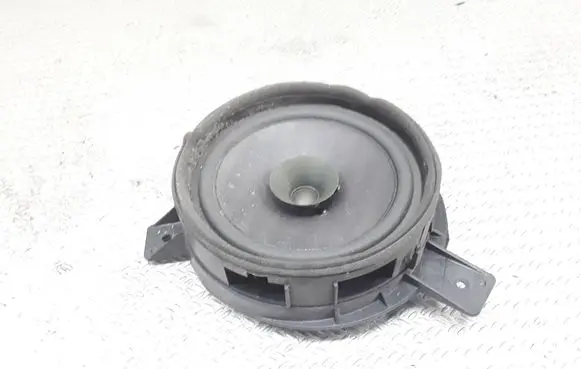 Mitsubishi Grandis Rear door speaker