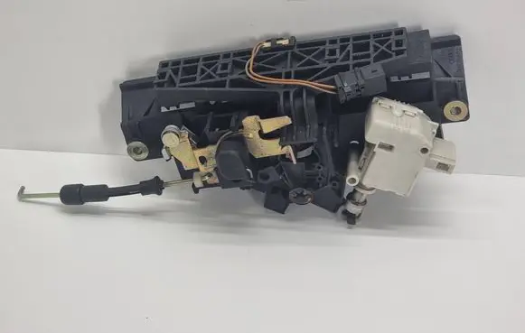 Audi A6 S6 C5 4B Tailgate/trunk/boot exterior handle 8D9827565H 4B0827565H