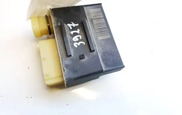 Citroen Berlingo Coolant fan relay 018010951