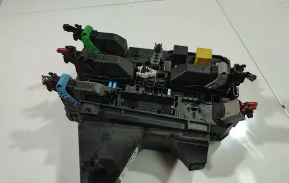 Opel Astra H Fuse box set 13115937