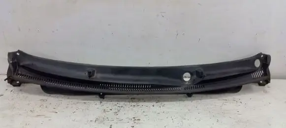 Suzuki Celerio Wiper trim 7233184M1