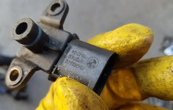 BMW 3 E90 E91 Air pressure sensor 7542623