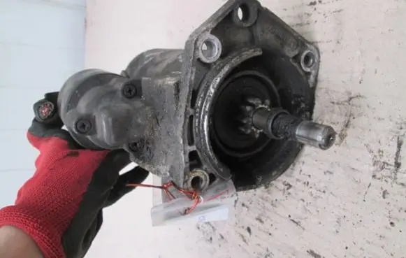 Volkswagen Golf III Starter motor