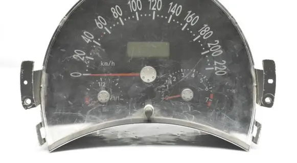 Volkswagen New Beetle Speedometer (instrument cluster) 1C099861