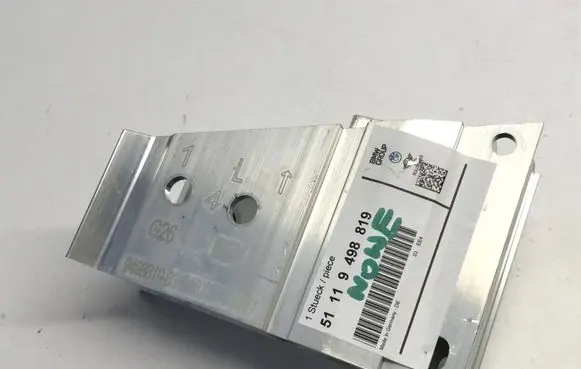BMW i4 Radiator mount bracket 9498819