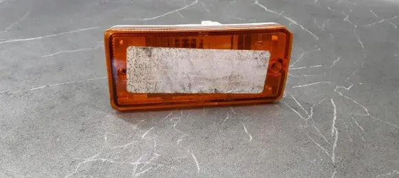 Nissan Bluebird Front indicator light 21063212