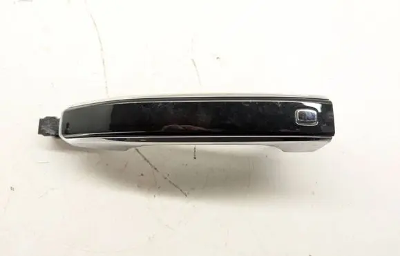 Chevrolet Tahoe Rear door exterior handle 84807770