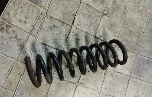 Mercedes-Benz C W203 Rear coil spring