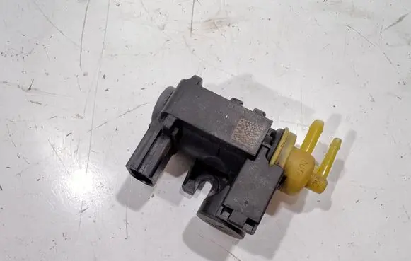 Audi A4 S4 B8 8K Vacuum valve 8K0906627