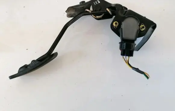 Toyota Avensis T250 Accelerator throttle pedal