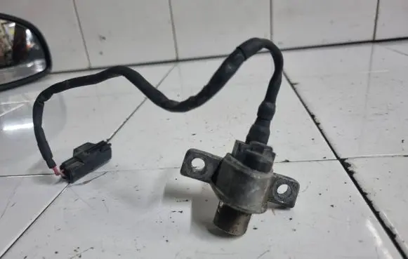 Volvo V70 Crankshaft position sensor 1275789