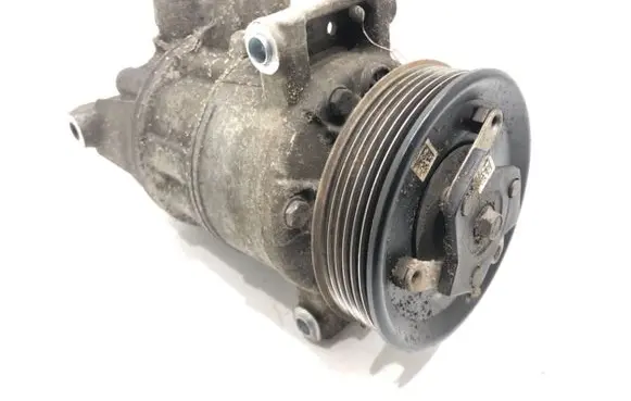 Volkswagen Golf VII Air conditioning (A/C) compressor (pump) 5Q0816803J