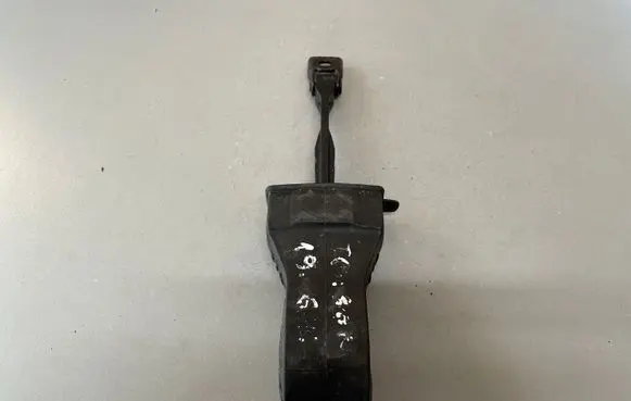 Volkswagen Touran III Rear door check strap stopper 5TA839249B