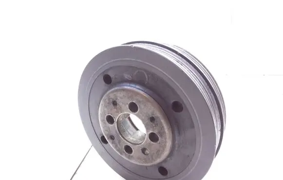 Volkswagen PASSAT B5.5 Crankshaft pulley 038105243F