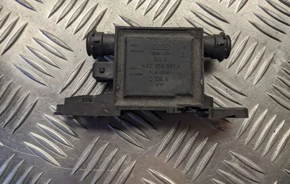 Audi A6 S6 C4 4A Door central lock control unit/module 4A0959981A