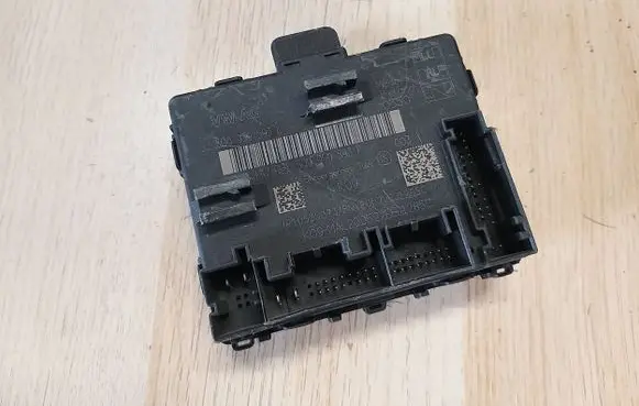 Volkswagen Golf SportWagen Door control unit/module 5Q0959593L