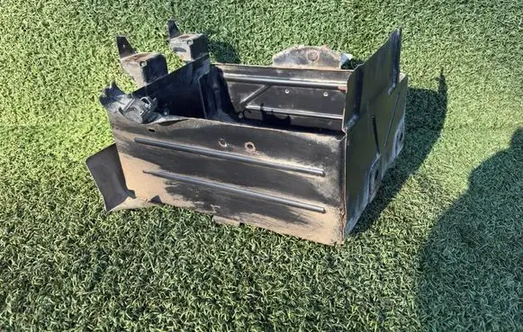 Renault Trafic II (X83) Battery tray 8200412898 8200208056