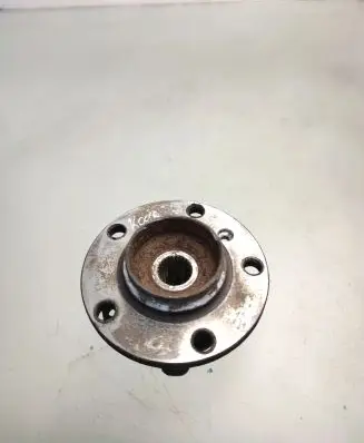 Mini Cooper Countryman R60 Rear wheel hub 9813406