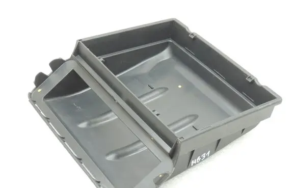 Mercedes-Benz C W205 Air filter box A2058308802