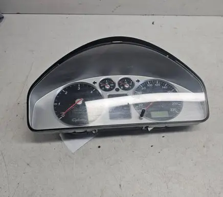 Speedometer (instrument cluster)