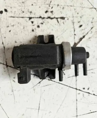 Nissan X-Trail T30 Turbo solenoid valve 70026501 14956AW101