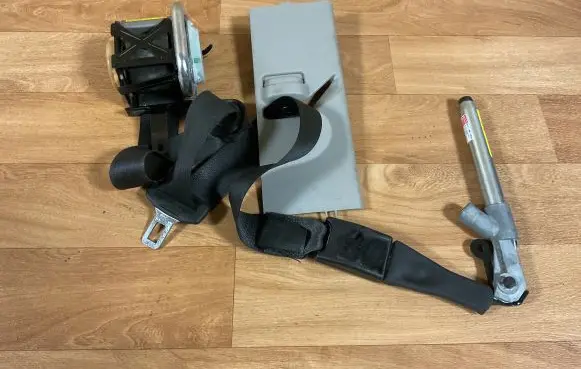 Opel Insignia A Front seatbelt 13303849 25022009