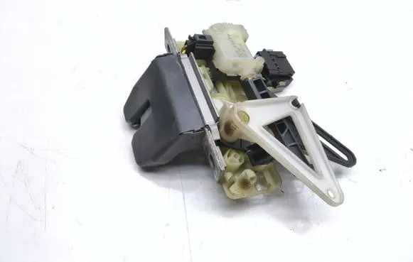 Volvo V70 Tailgate/trunk/boot lock/catch/latch 31253047