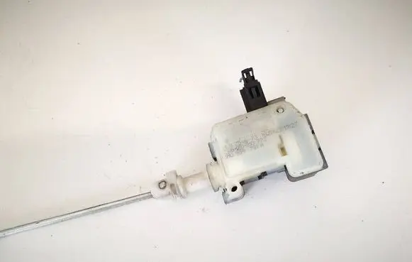 Skoda Octavia Mk2 (1Z) Central locking motor 1m0959781a 1z0810773