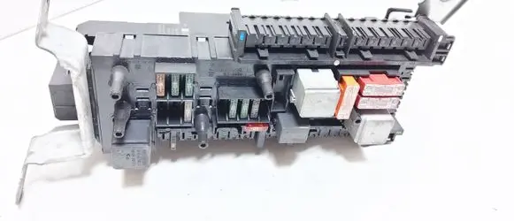 Mercedes-Benz E W212 Fuse module 5DK00962049 2129004901 2129015001