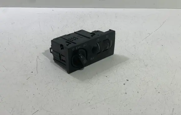 Volkswagen Golf III Light switch 1H6941531