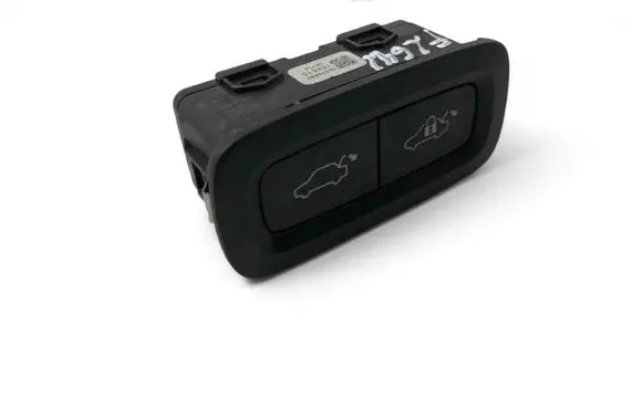 Volvo XC90 Tailgate/boot open switch button 31376890