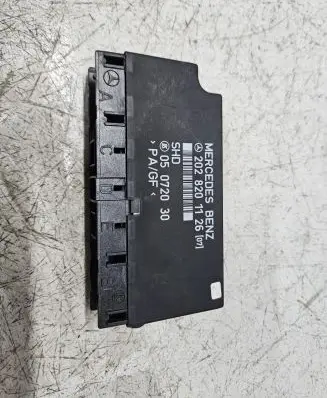 Mercedes-Benz C W202 Comfort/convenience module 2028201126 05072030